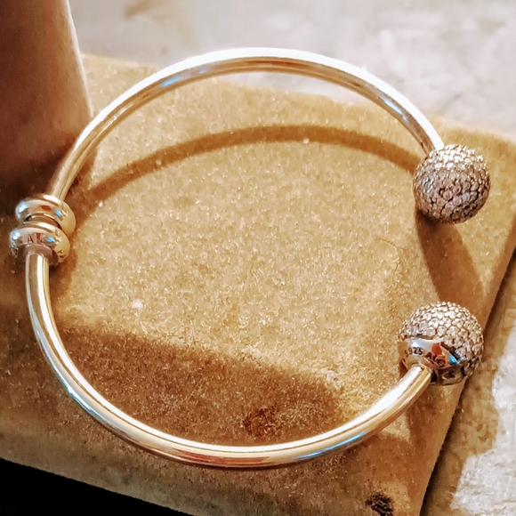 Pandora Diamond Sterling Silver 9.25 solid Cuff Bracelet. - Picture 13 of 16
